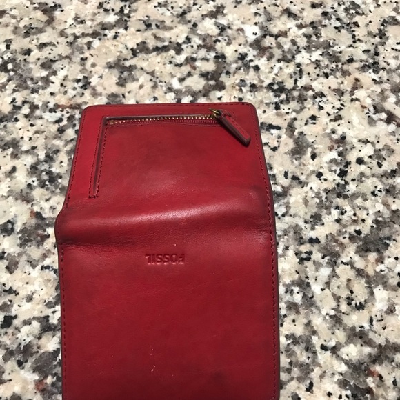 Red Fossil RFID wallet - Picture 3 of 7